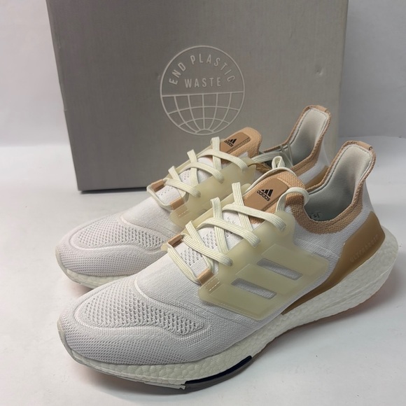 Adidas Uptraboost 22 White and pink mens Running Shoes - Picture 1 of 6